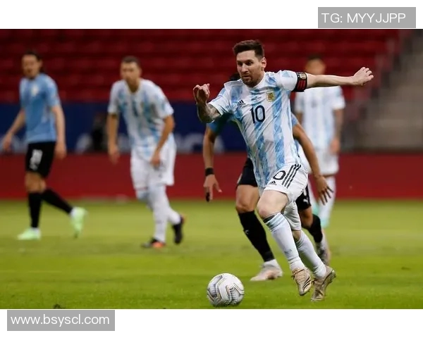 足球明星带球姿势解析与技巧展示助你提升球技的完美指南 足球明星带球姿势解析与技巧展示助你提升球技的完美指南