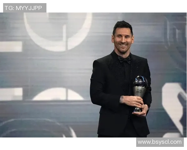 足球明星荣获最佳球员奖项瞬间男生们的热情与期待 足球明星荣获最佳球员奖项瞬间男生们的热情与期待