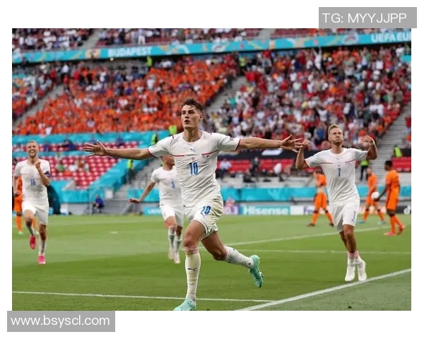 南京网球队区域防守策略解析与深度剖析网球战术的奥秘 南京网球队区域防守策略解析与深度剖析网球战术的奥秘